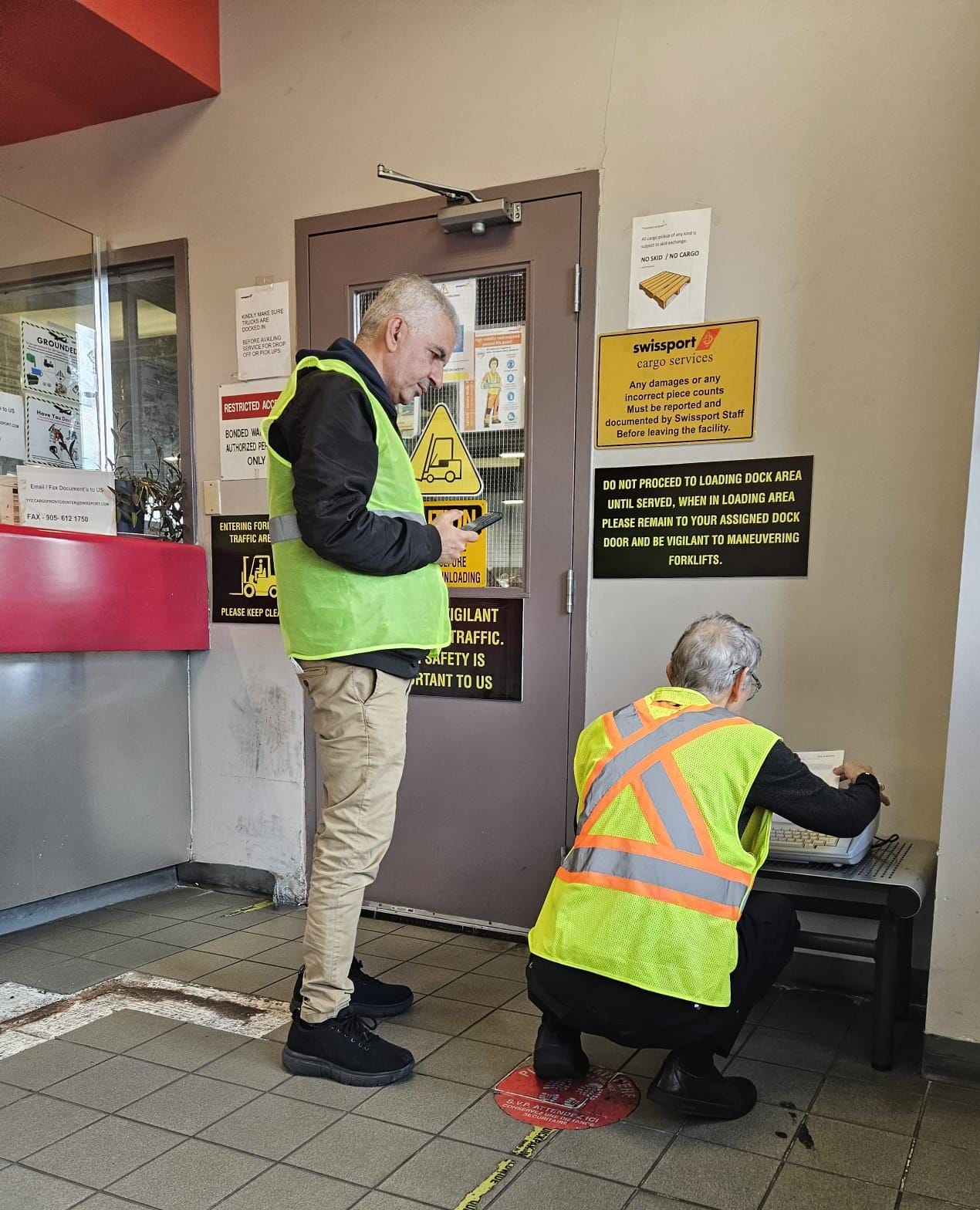 بسته‌بندی حرفه‌ای و تشریفات گمرکی صفر تا صد  از تورنتو تا تهران و بالعکس